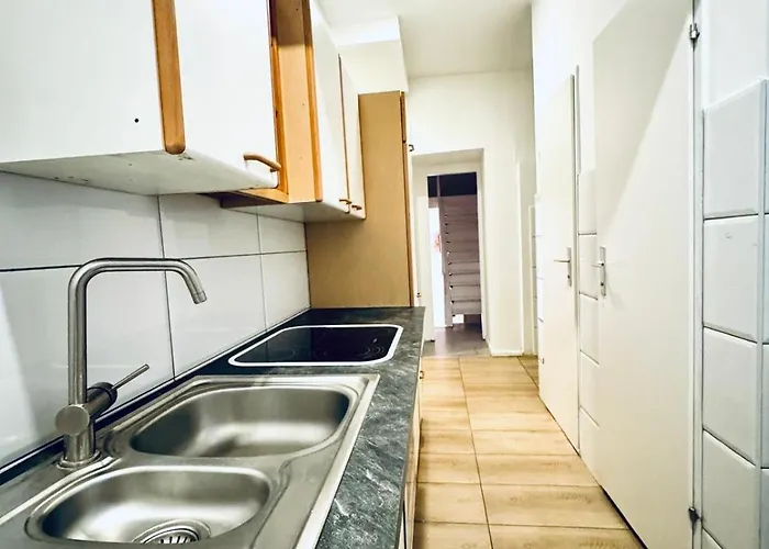 Elegant & 5br Shared In Apartman Bécs