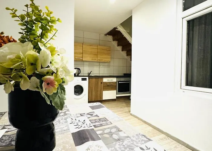 Elegant & 5br Shared In *