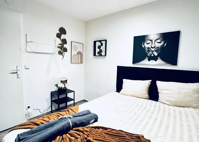 Elegant & 5br Shared In