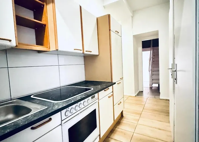 Apartman Elegant & 5br Shared In *