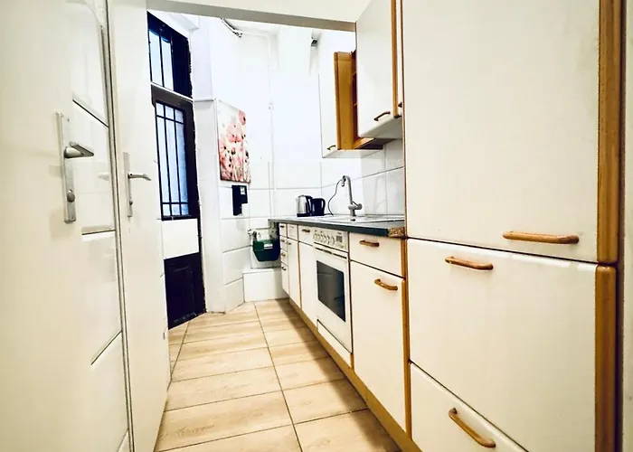 Elegant & 5br Shared In *