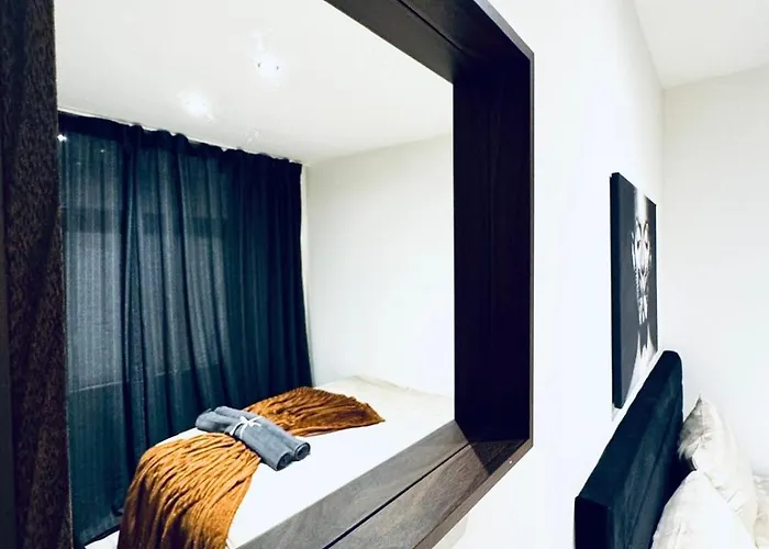 Elegant & 5br Shared In Apartman Bécs