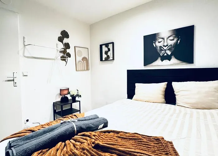 Elegant & 5br Shared In *