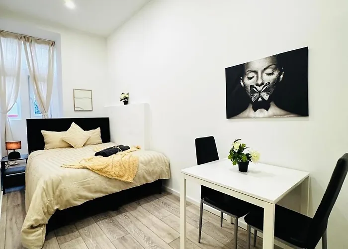 Elegant & 5br Shared In Apartman