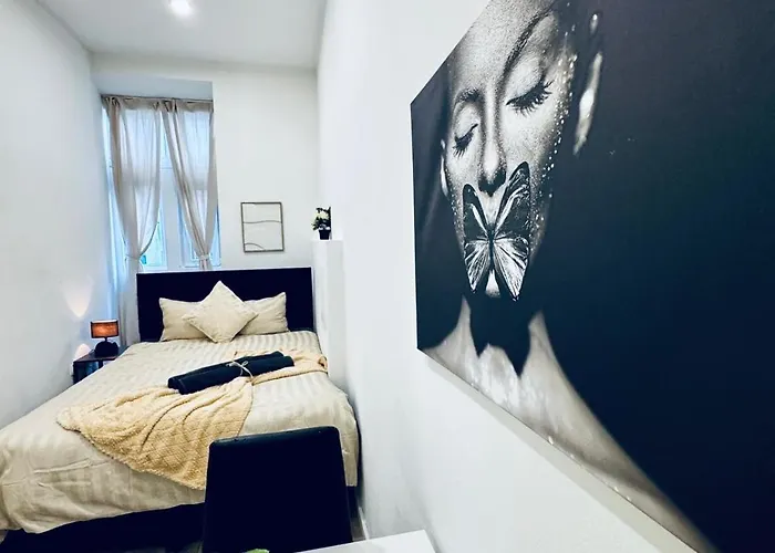 Elegant & 5br Shared In