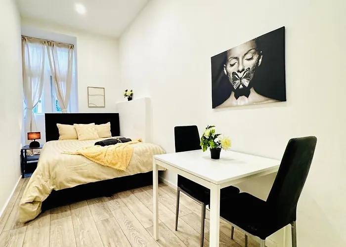 Elegant & 5br Shared In Apartman