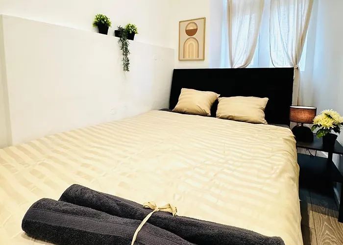 Elegant & 5br Shared In Apartman *