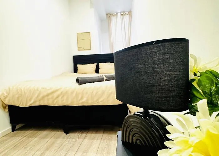 Elegant & 5br Shared In Apartman *