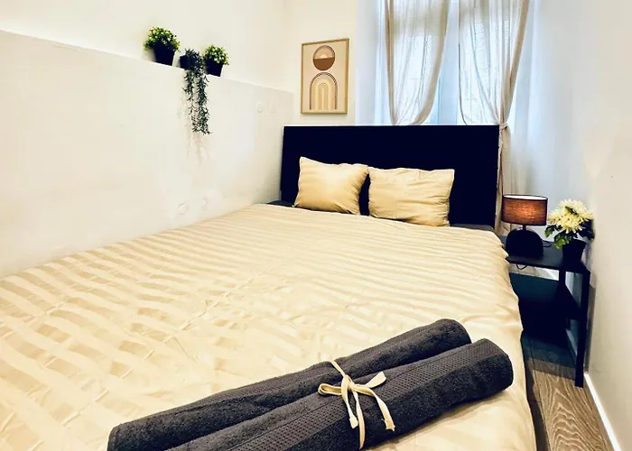Elegant & 5br Shared In Apartman Bécs